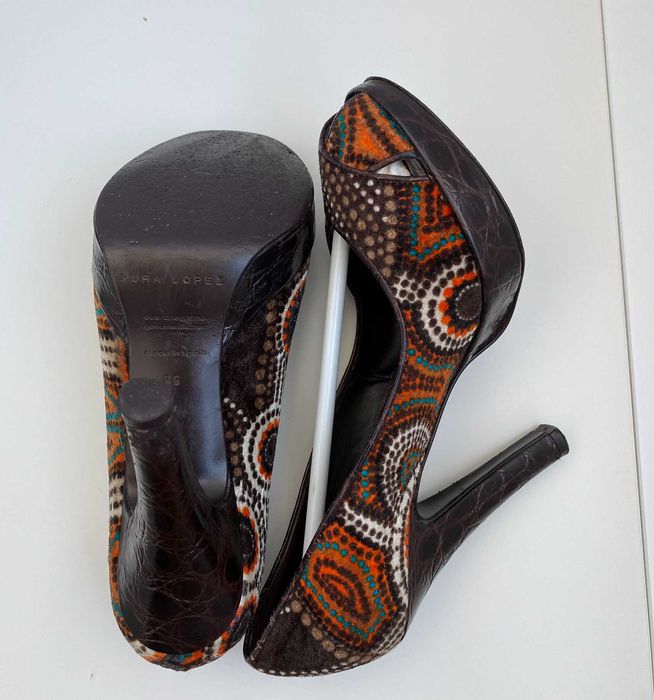 Par de sapatos  veludo colorido _ Pura Lopez