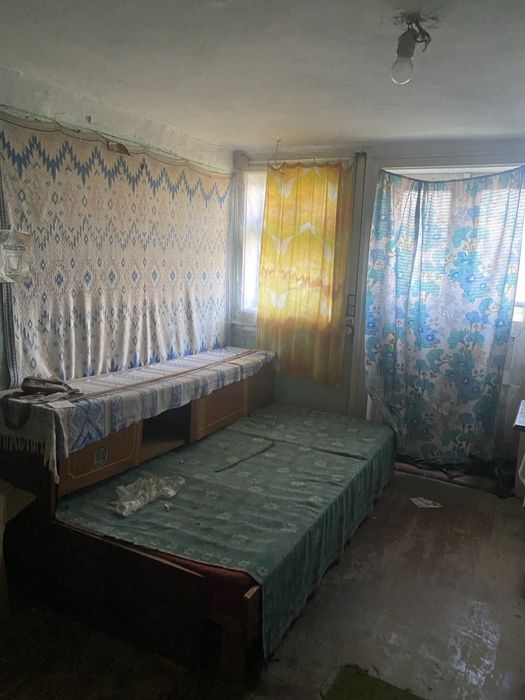 Житловий будинок з ділянкою