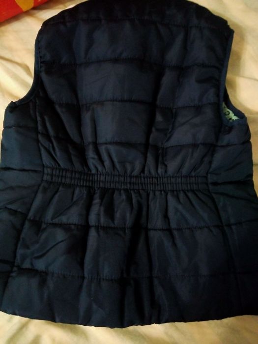 Продам жилет для девочки