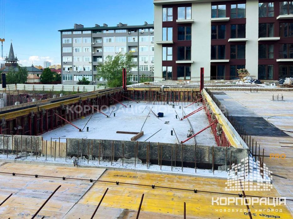 Продаж 2-км квартири, 70.7 м2, 2 поверх,ЖК з басейном і парком