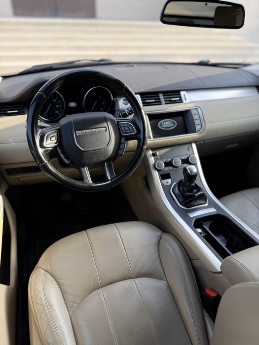 LAND ROVER RANGE ROVER EVOQUE 2.0 eD4 SE Premium → !!! Versão facelift + Nacional + Histórico completo + Estado imaculado !!!