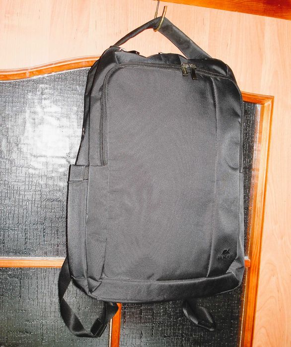 Рюкзак для ноутбука 15.6" Rivacase черный (Б/у)