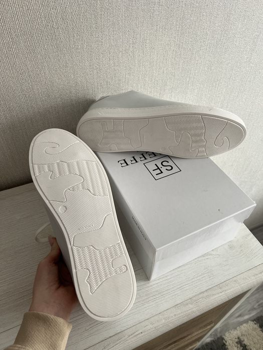 Чоловічі кросівки шкіра