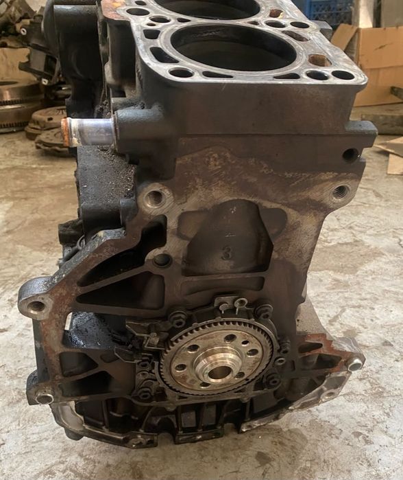 Блок двигуна (нижня частина) в зборі CAH 2.0 tdi 125 kW/170 к.с. Audi 03L021AH