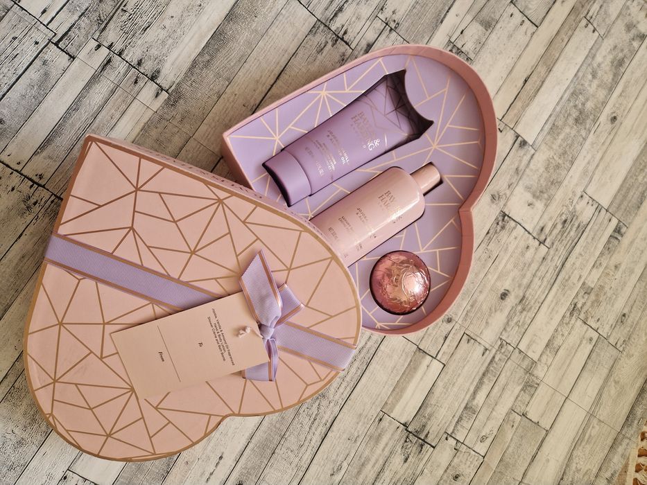 Подарунковий Набір Baylis & Harding Jojoba, Vanilla & Almond Oil Luxur