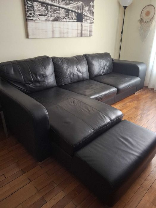 Vendo Sofá e cadeiras.