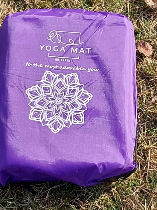 Składana mata do jogi + pasek do rozciągania pilates