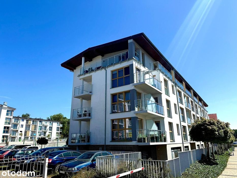 Nowoczesne mieszkanie z balkonem i garażem nad morzem