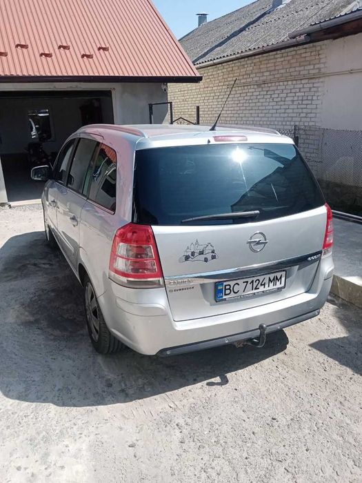 Продам опель зафіра в 2011 р 1,6 2011р