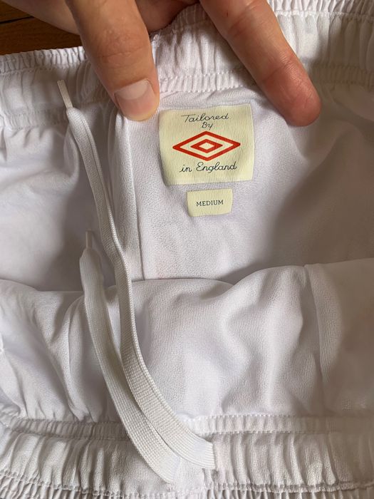 Отличные белоснежные мужские спортивные шорты Umbro England оригинал