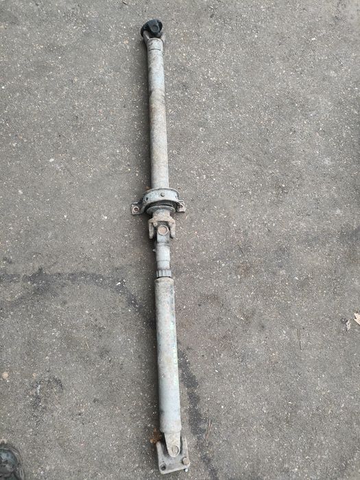 Nissan Trade 100 wał napędowy 1998rok