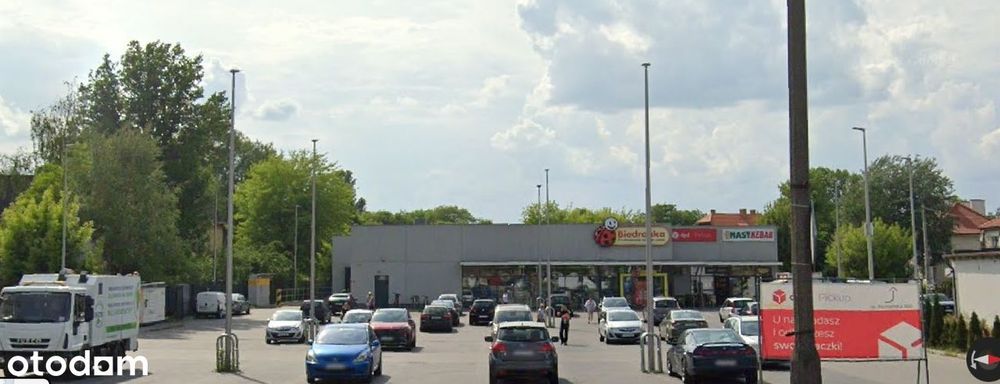 Lokal handlowy w budynku z Biedronką , Poznańska 350