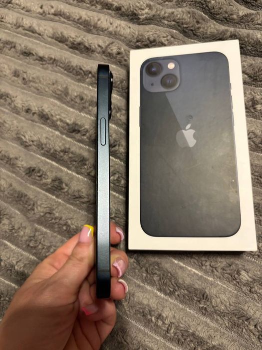 iphone  13/128  отличый