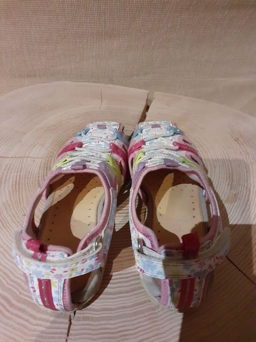 Sandały dziewczęce firmy GEOX rozmiar 33