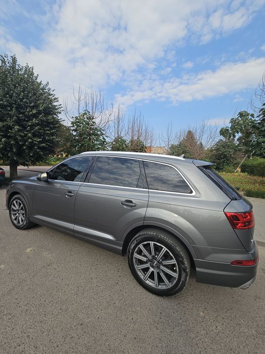 AUDI Q7 2017 Premium Plus