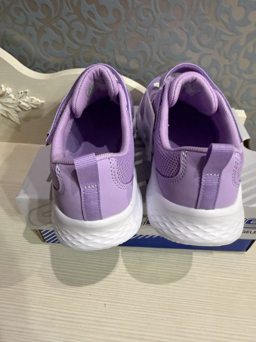 Skechers бузкові літо розміри 27,5-37