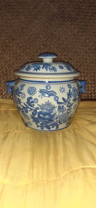 Terrina Azul com Motivos Florais Marcado na Base