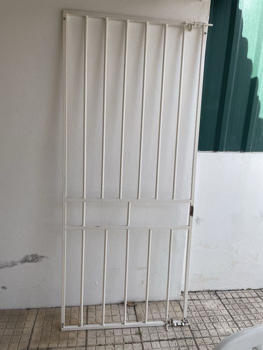 Grade de segurança para porta
