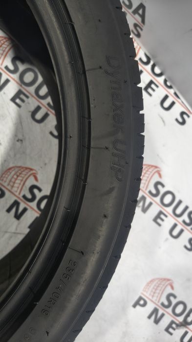 2 pneus semi novos 235-40R19 Kleber - Oferta dos Portes