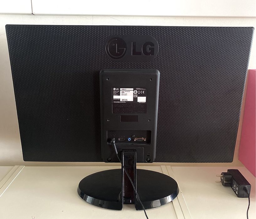 Monitor marca LG 201664861680696066121