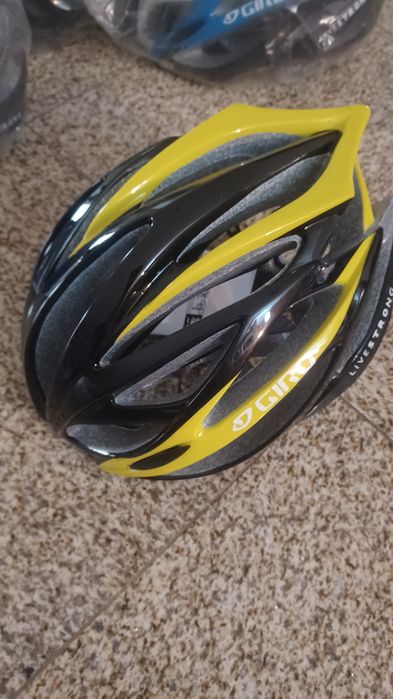 Capacete Giro LiveSTRONG (novo)