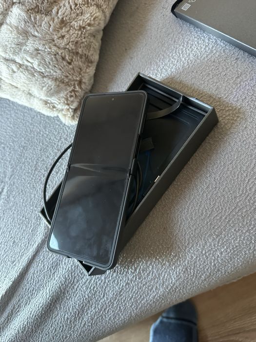 Samsung Z Flip 7 256hb