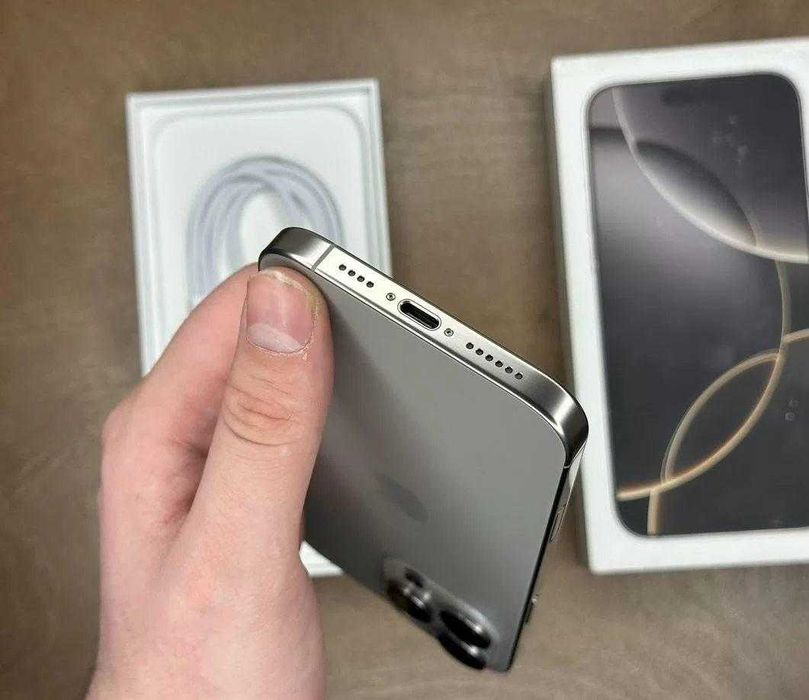 iPhone 16 Pro Max, 256 ГБ, SIM + eSIM