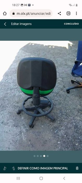 Cadeiras verdes usadas