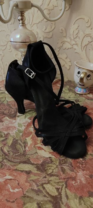 Туфлі для бальних танців