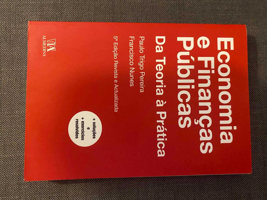 Conjunto de livros académicos - Economia