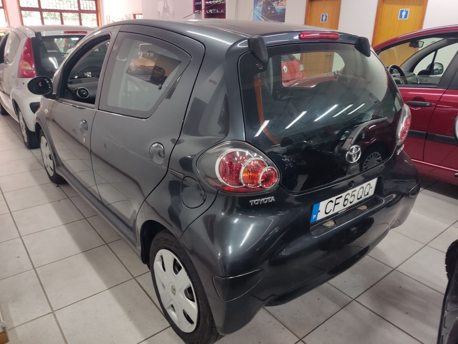 Toyota Aygo caixa automática