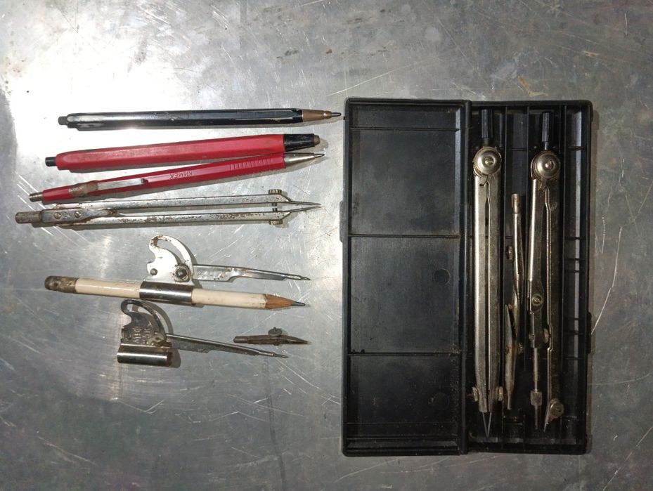 Продам циркуль,готовальня