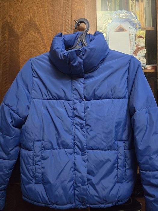 Синя зимова куртка