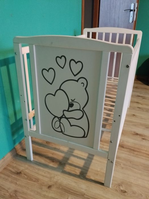 Łóżeczko dziecięce drewniane