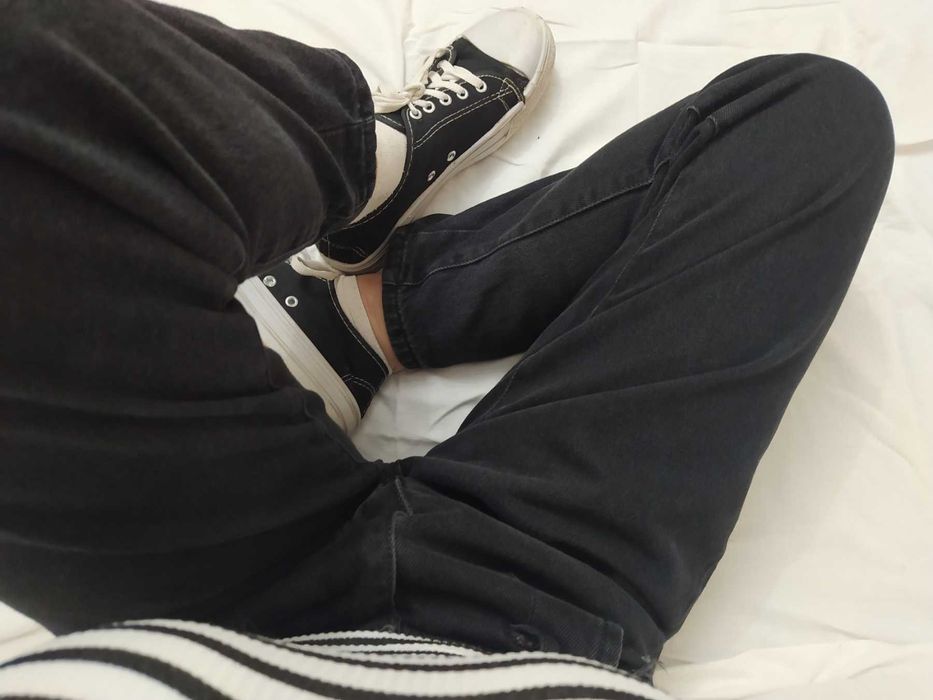 Джинси чорні мом,34 розмір