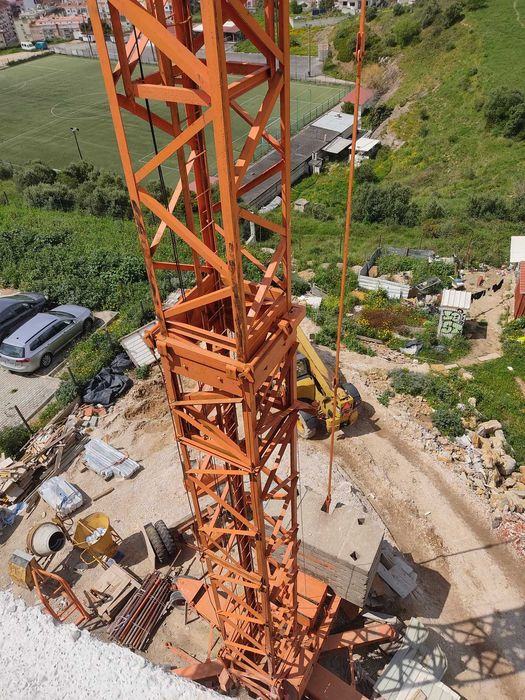 Grua Cadillon Automontante 25mts x 27mts