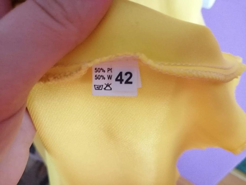 Żółta zwiewna sukienka