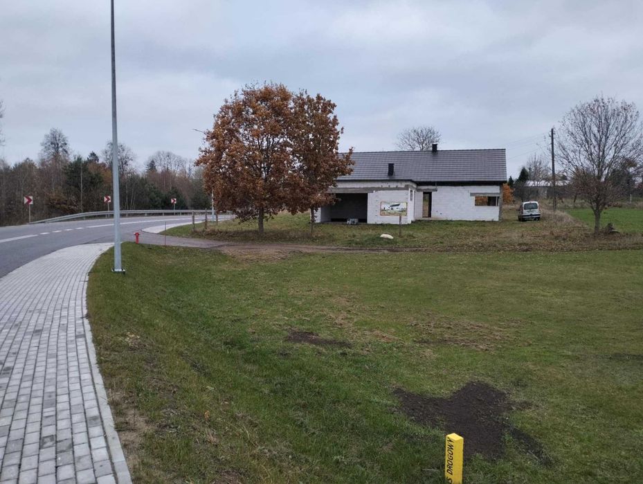 Dom wolnostojący jednorodzinny w stanie surowym