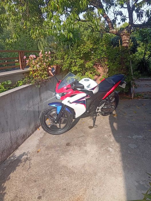 Honda CBR 125R Tricolor 2012