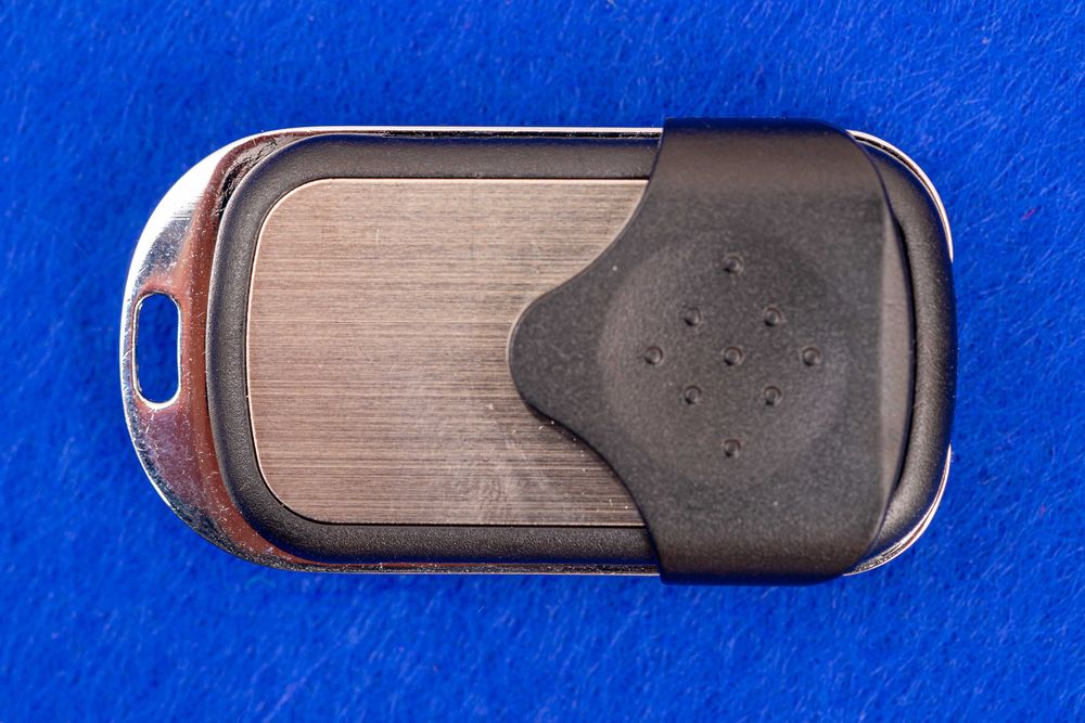 Comando remoto universal de garagem a 433Mhz