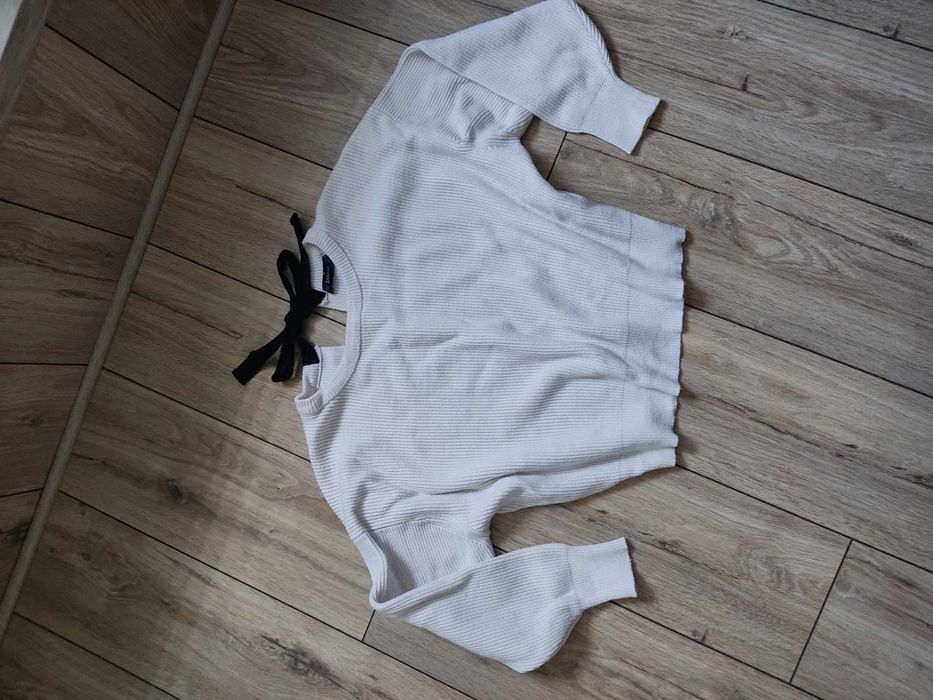 Swetry 4 sztuki Polecam ;(