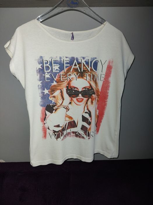 Sprzedam biały T-shirt oversize