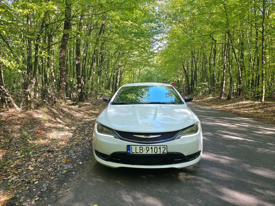 Chrysler 200