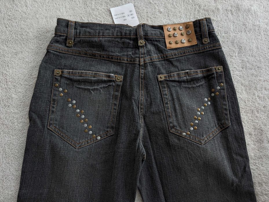 Nowe szare spodnie jeansowe jeansy z ćwiekami dżetami Pulcino 140