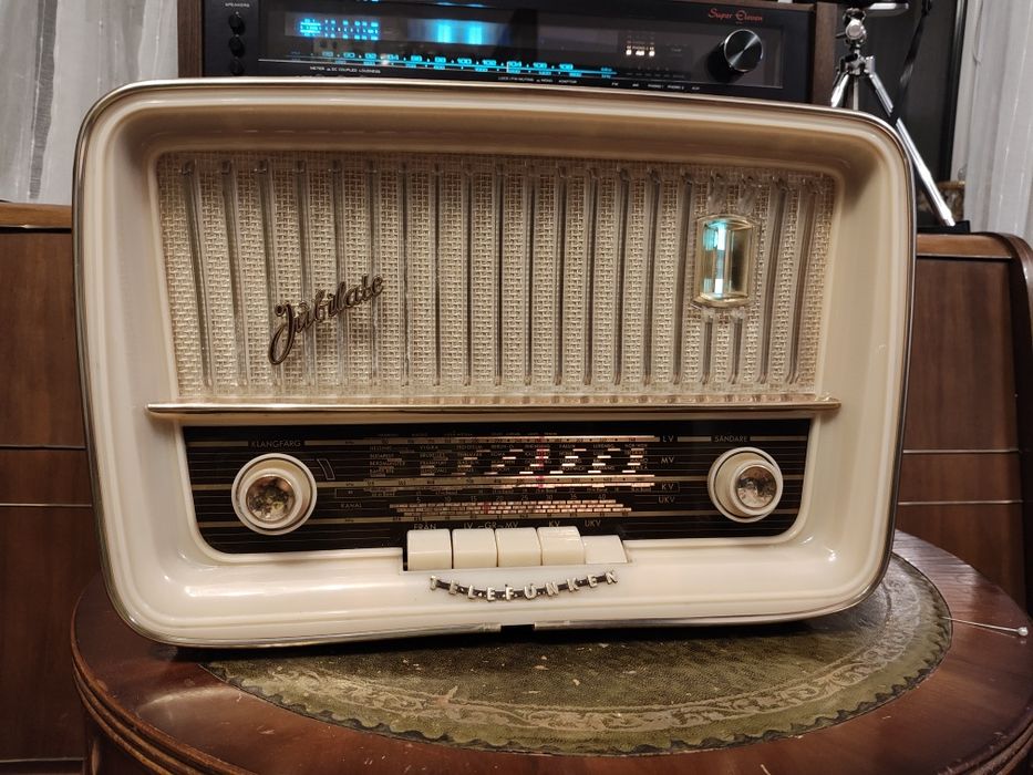 Radio lampowe Telefunken Jubilate 88-101 FM