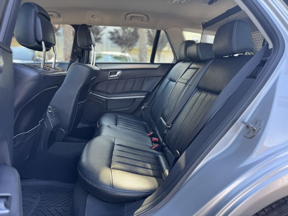 Mercedes E350 diesel ano 2015 em bom estado geral.