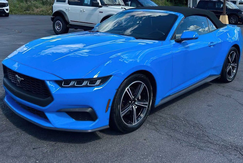 Ford Mustang EcoBoost Premium      2025