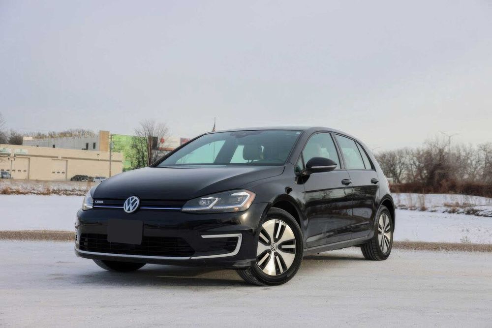 Volkswagen e-Golf      2018