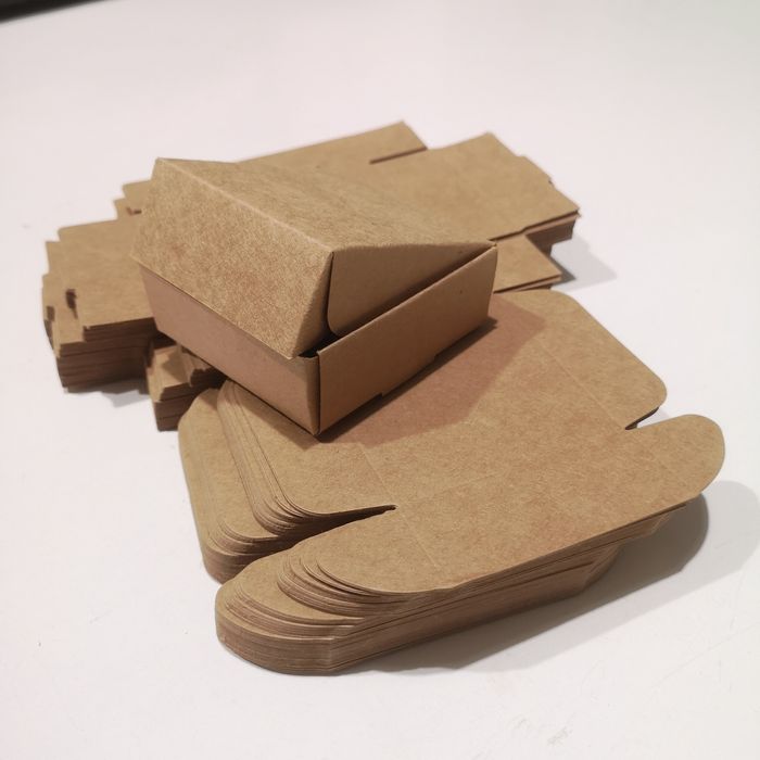 10 szt.Pudełko kartonowe składane na bransoletki.