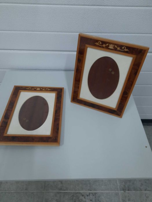 Porta retratos em madeira com embutidos